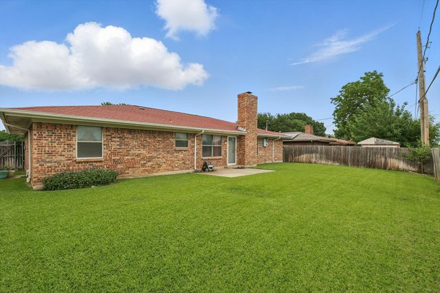 1912 River Bend Road, Arlington, TX 76014
