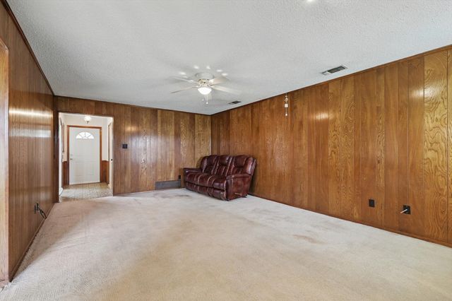 1912 River Bend Road, Arlington, TX 76014