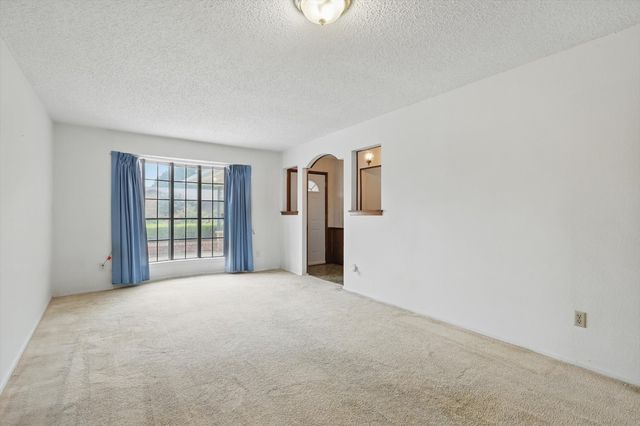 1912 River Bend Road, Arlington, TX 76014
