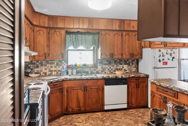 26136 Highway 53, Saucier, MS 39574