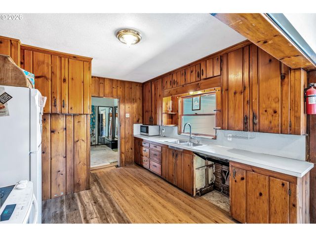 6318 Se 89TH Ave, Portland, OR 97266