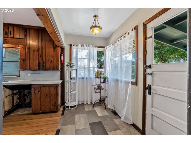 6318 Se 89TH Ave, Portland, OR 97266