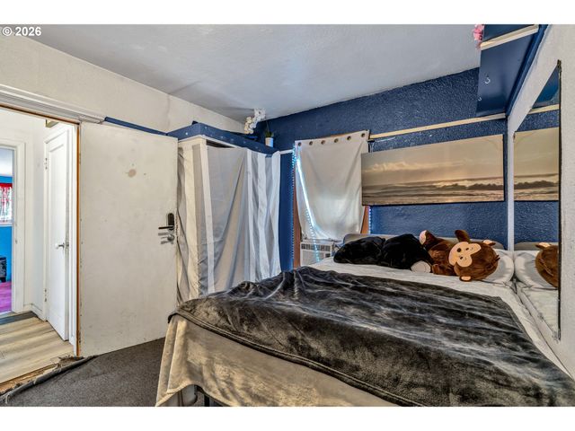 6318 Se 89TH Ave, Portland, OR 97266