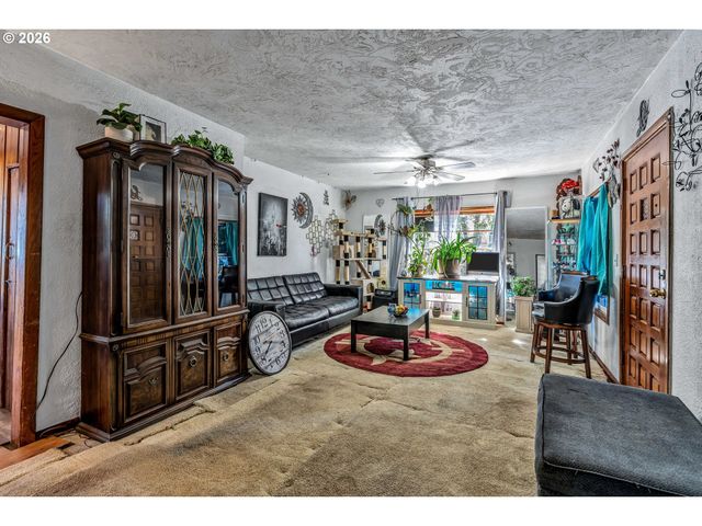 6318 Se 89TH Ave, Portland, OR 97266