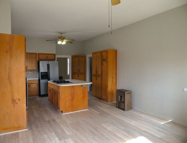 911 W Liveoak Street, Coleman, TX 76834