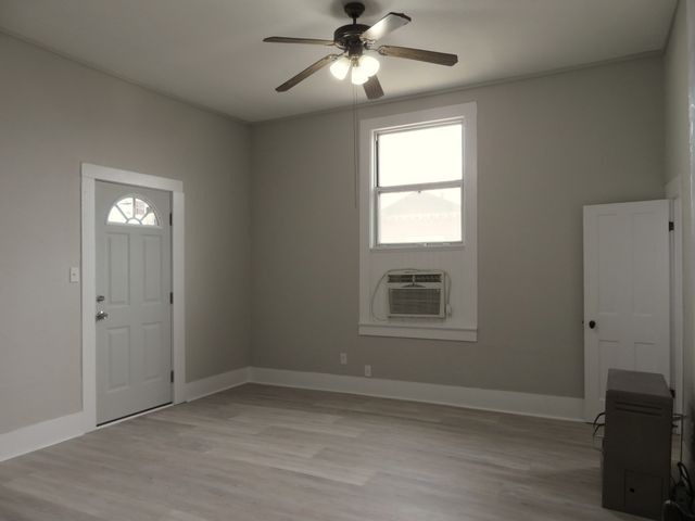 911 W Liveoak Street, Coleman, TX 76834