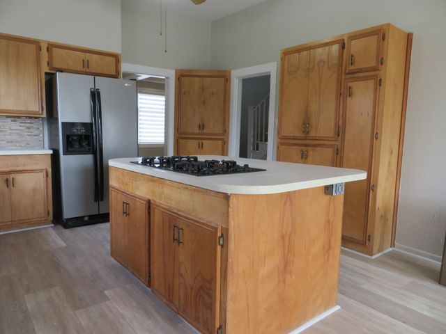 911 W Liveoak Street, Coleman, TX 76834