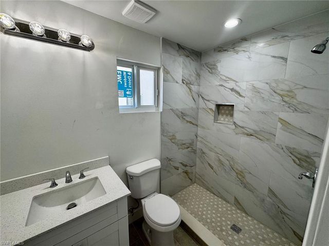 805 E Gulf DR B4, Sanibel, FL 33957