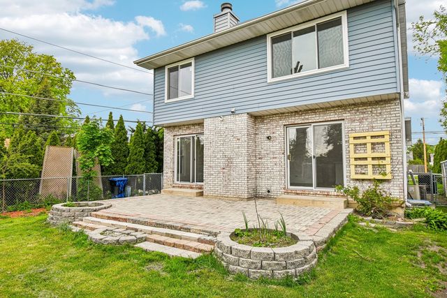 183 W ALGONQUIN Road, Des Plaines, IL 60016