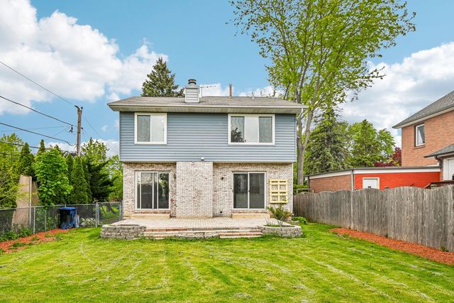 183 W ALGONQUIN Road, Des Plaines, IL 60016