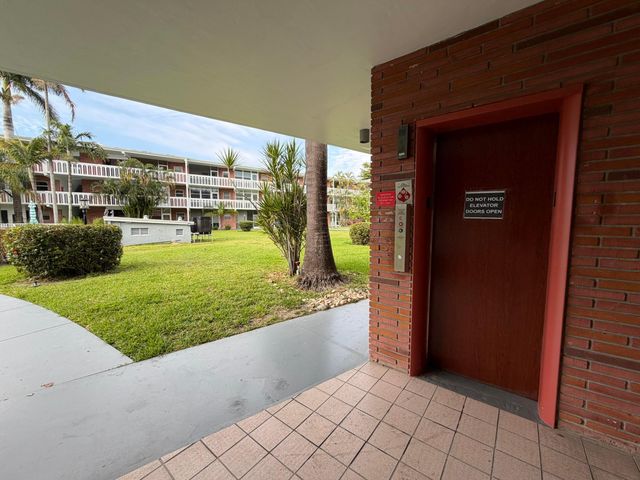 161 NE 10th Avenue 12b, Hallandale Beach, FL 33009