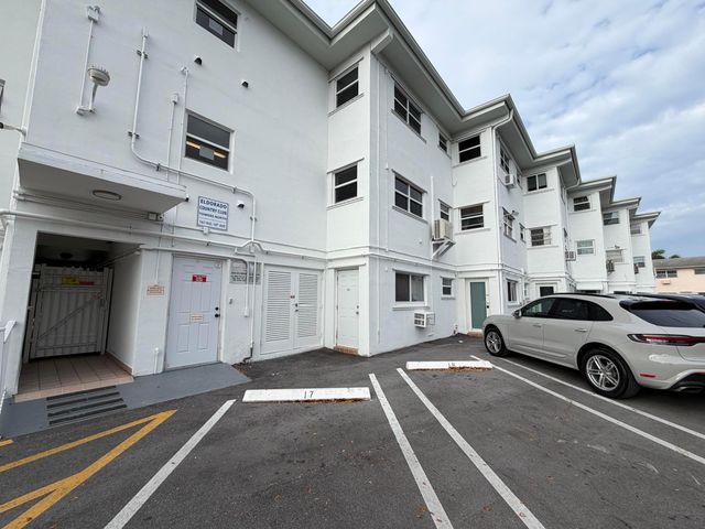161 NE 10th Avenue 12b, Hallandale Beach, FL 33009