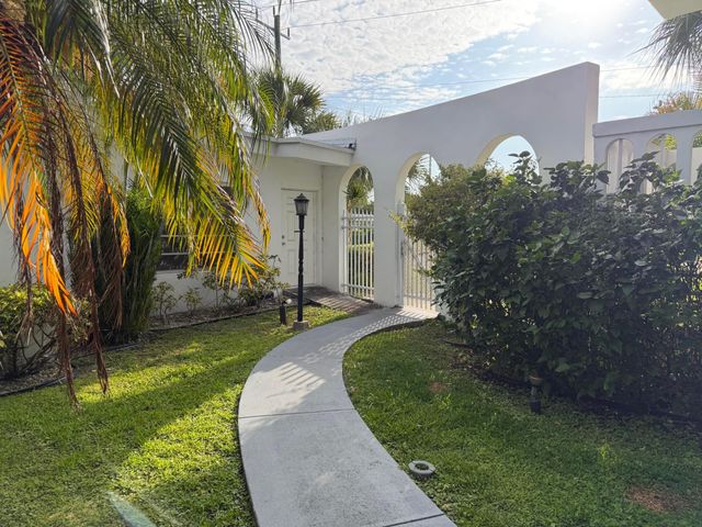 161 NE 10th Avenue 12b, Hallandale Beach, FL 33009