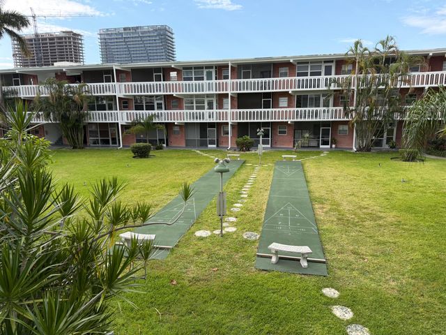 161 NE 10th Avenue 12b, Hallandale Beach, FL 33009