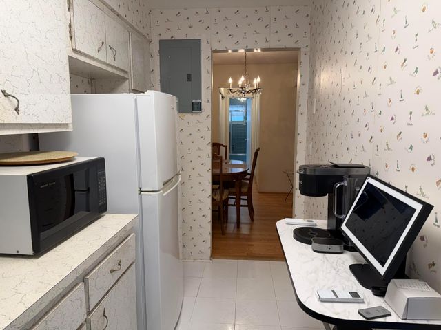 161 NE 10th Avenue 12b, Hallandale Beach, FL 33009