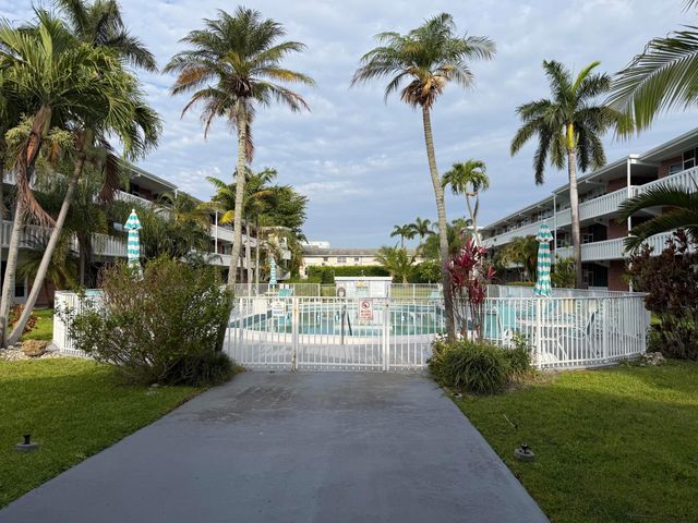 161 NE 10th Avenue 12b, Hallandale Beach, FL 33009