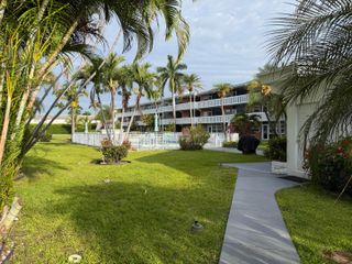 161 NE 10th Avenue 12b, Hallandale Beach, FL 33009