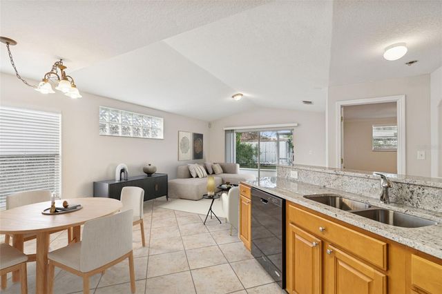 2515 W LEROY STREET, Tampa, FL 33607