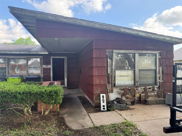 1008 Wilson Drive, Rosenberg, TX 77471