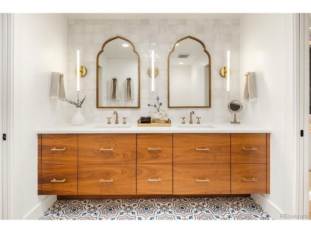 3720 S Dahlia St, Denver, CO 80237