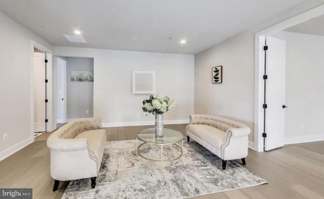 6934 RENITA LN, Bethesda, MD 20817