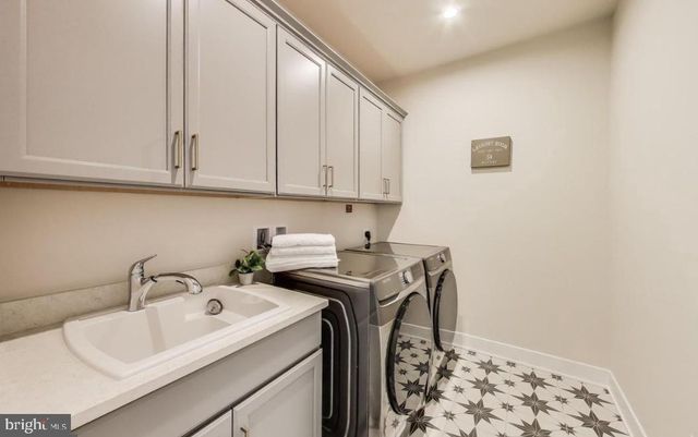 6934 RENITA LN, Bethesda, MD 20817