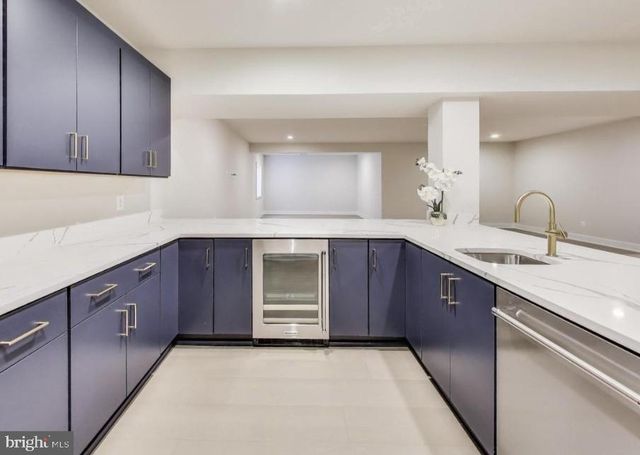 6934 RENITA LN, Bethesda, MD 20817