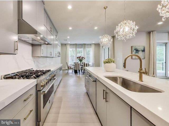 6934 RENITA LN, Bethesda, MD 20817