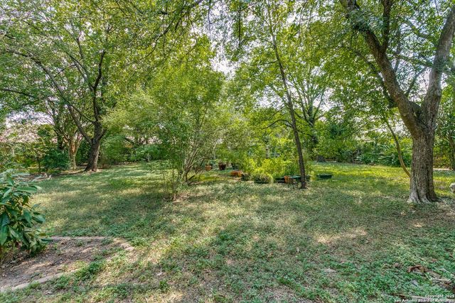 7 Scarborough Square, San Antonio, TX 78218