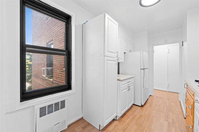 84-01 Main Street 325, Briarwood, NY 11435