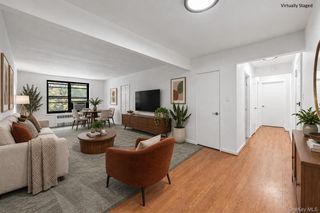 84-01 Main Street 325, Briarwood, NY 11435