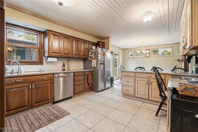 5133 Seaview Circle NW, Canton, OH 44708