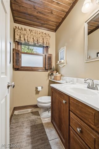 5133 Seaview Circle NW, Canton, OH 44708