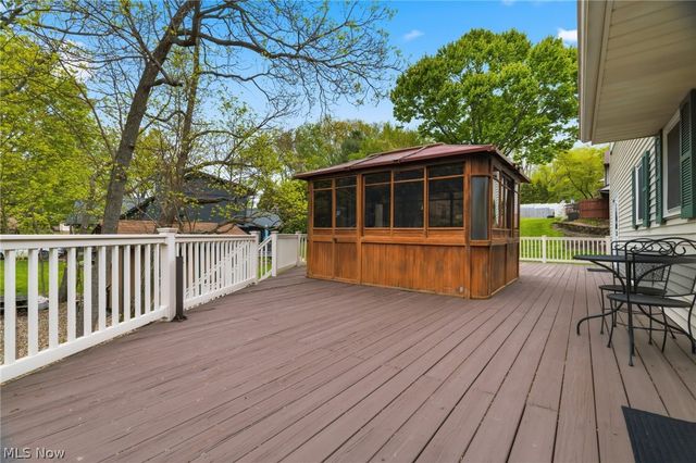 5133 Seaview Circle NW, Canton, OH 44708