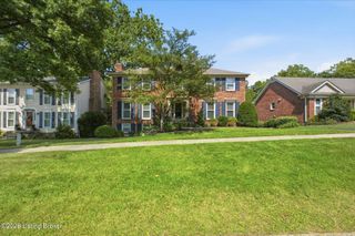 1009 Windsong Way, Louisville, KY 40207