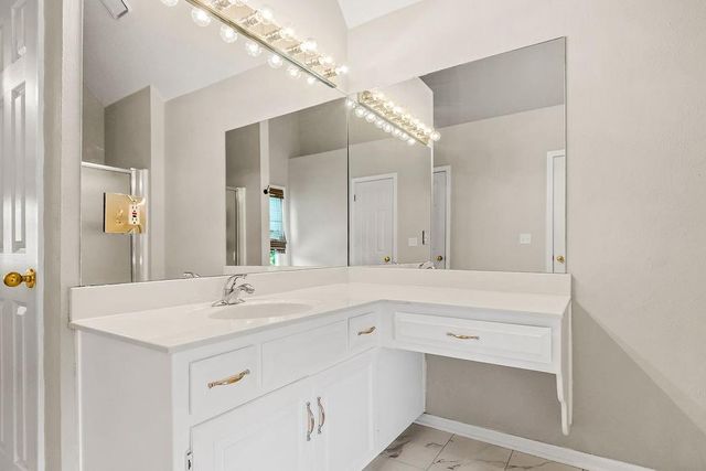 3027 NW 57th Terrace, Kansas City, MO 64151
