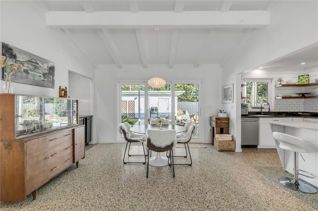 905 N PENINSULA AVENUE, New Smyrna Beach, FL 32169