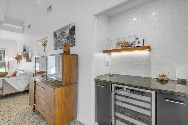 905 N PENINSULA AVENUE, New Smyrna Beach, FL 32169