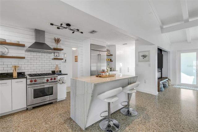 905 N PENINSULA AVENUE, New Smyrna Beach, FL 32169