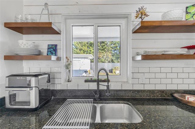 905 N PENINSULA AVENUE, New Smyrna Beach, FL 32169