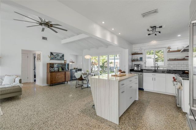 905 N PENINSULA AVENUE, New Smyrna Beach, FL 32169