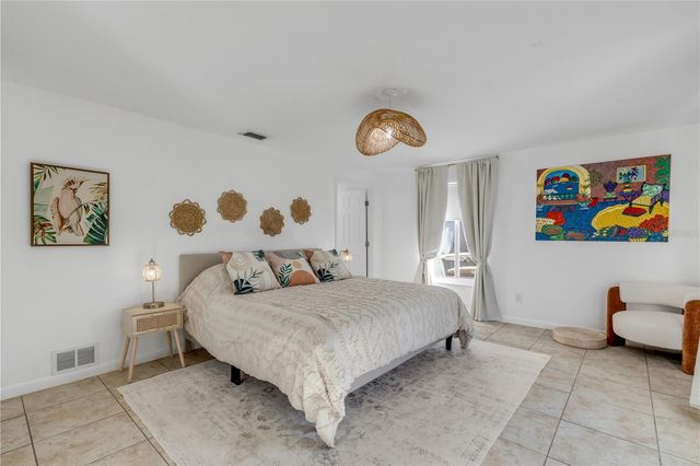 905 N PENINSULA AVENUE, New Smyrna Beach, FL 32169