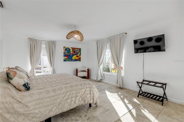 905 N PENINSULA AVENUE, New Smyrna Beach, FL 32169