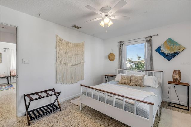 905 N PENINSULA AVENUE, New Smyrna Beach, FL 32169