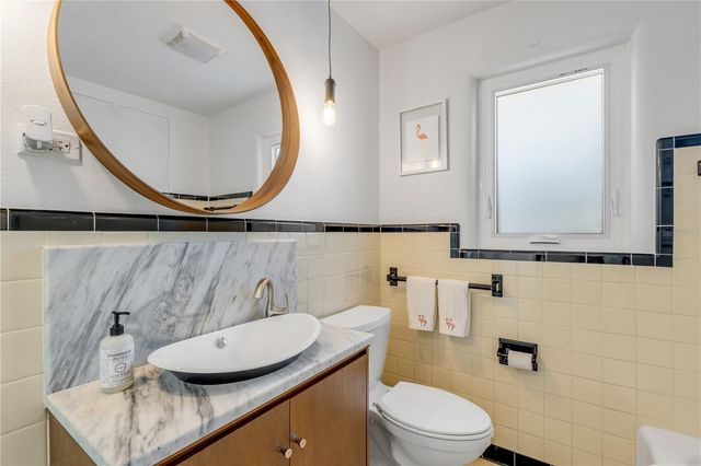 905 N PENINSULA AVENUE, New Smyrna Beach, FL 32169