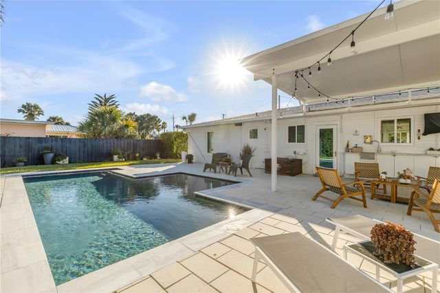 905 N PENINSULA AVENUE, New Smyrna Beach, FL 32169