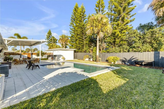 905 N PENINSULA AVENUE, New Smyrna Beach, FL 32169