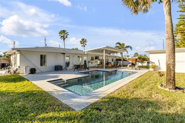 905 N PENINSULA AVENUE, New Smyrna Beach, FL 32169