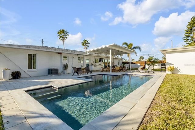 905 N PENINSULA AVENUE, New Smyrna Beach, FL 32169