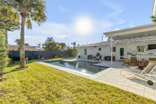 905 N PENINSULA AVENUE, New Smyrna Beach, FL 32169